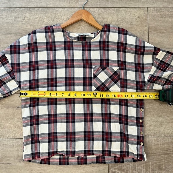 ZARA plaid short sleeve holiday top with side button detail size XS - Picture 8 of 9